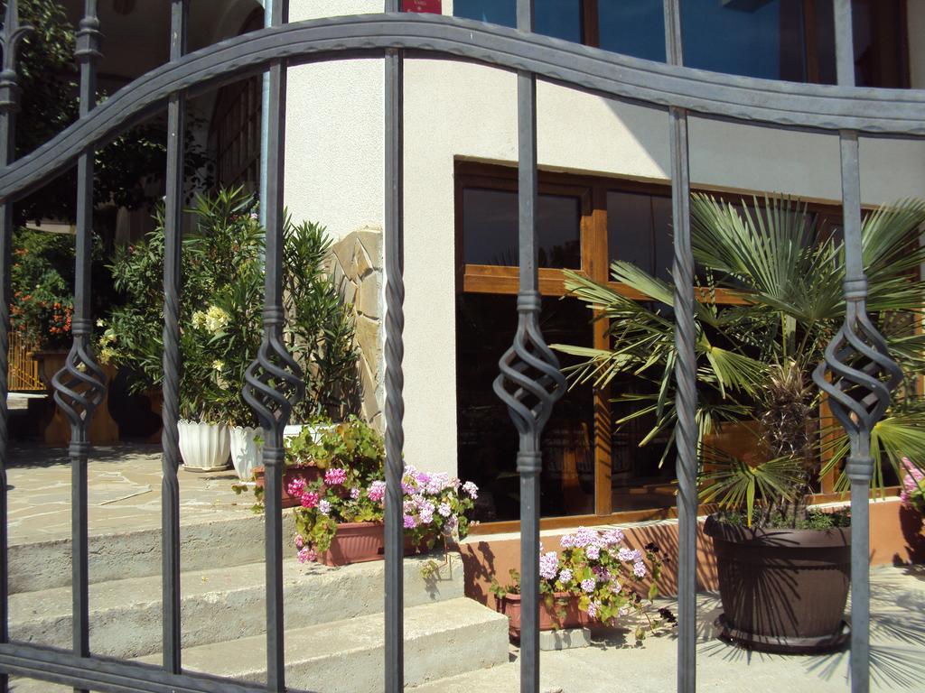 Amfora Guest House Byala  Ngoại thất bức ảnh